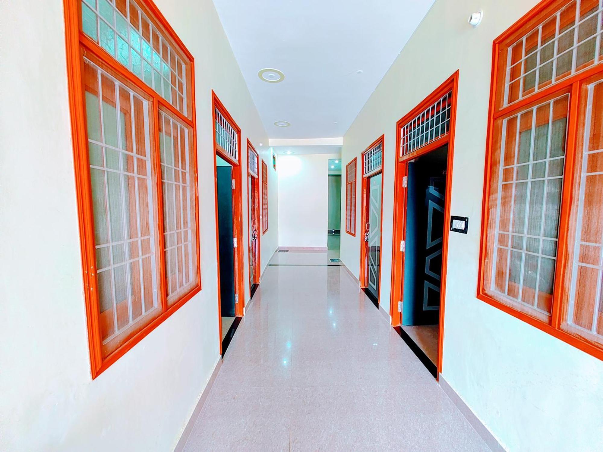 Hotel Raghukul Ayodhya Dış mekan fotoğraf
