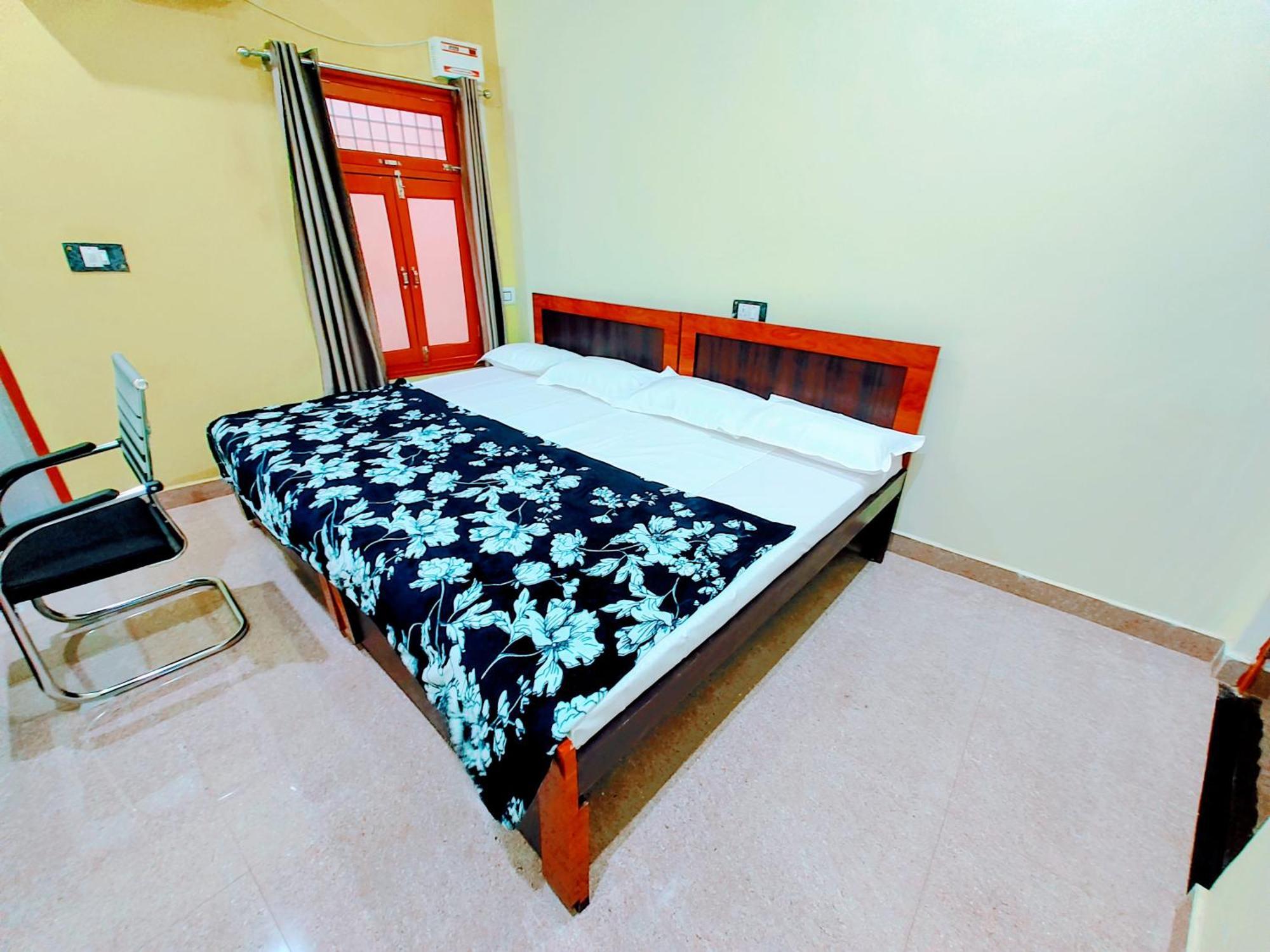 Hotel Raghukul Ayodhya Dış mekan fotoğraf