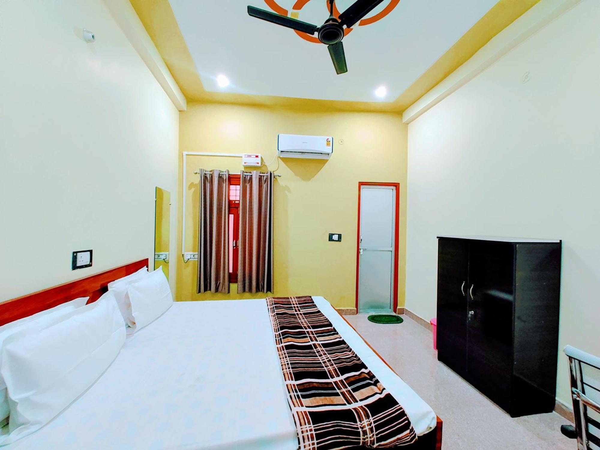 Hotel Raghukul Ayodhya Dış mekan fotoğraf