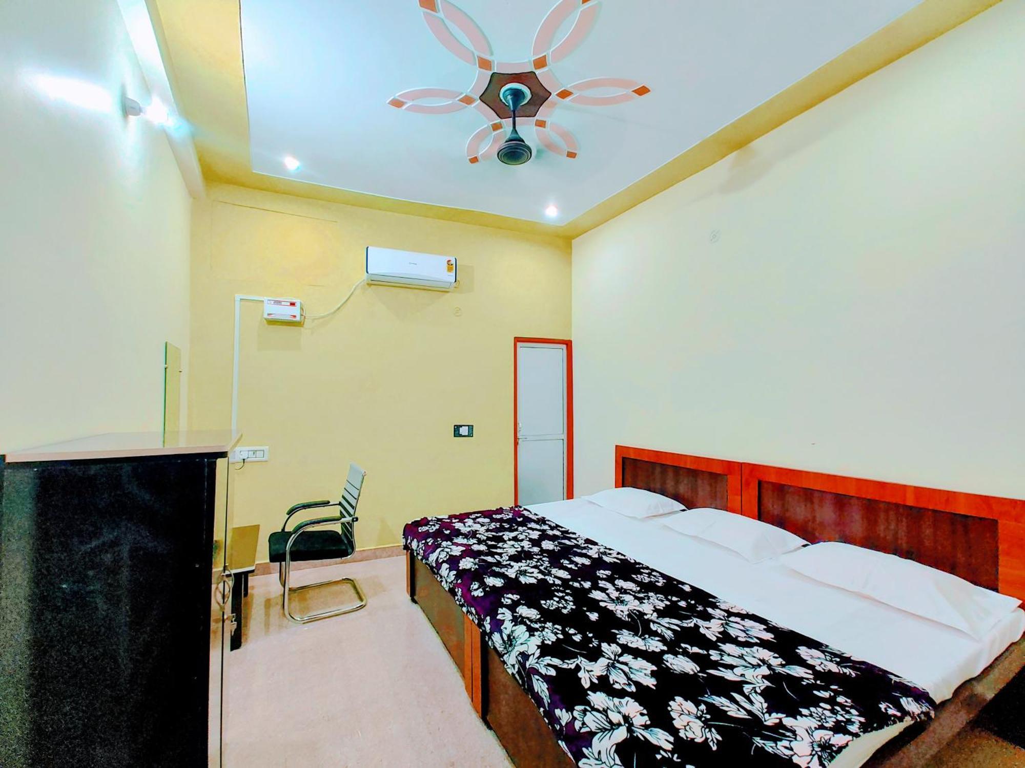 Hotel Raghukul Ayodhya Dış mekan fotoğraf