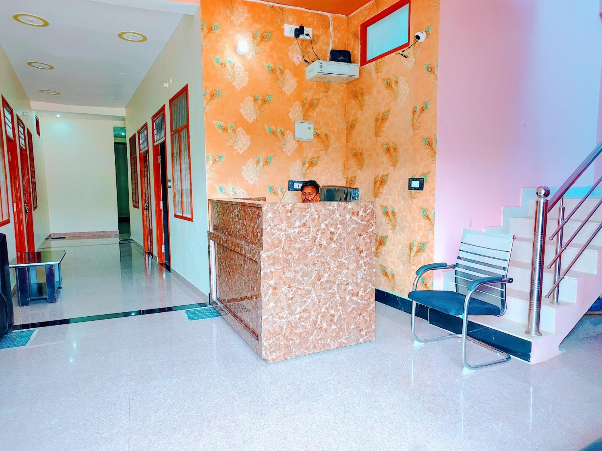 Hotel Raghukul Ayodhya Dış mekan fotoğraf